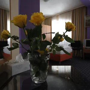 3* Hotel Carlton